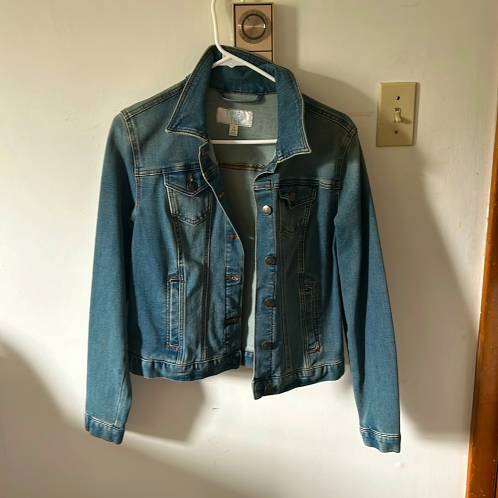 Worn this once. Just not my style. Brand new condition.
